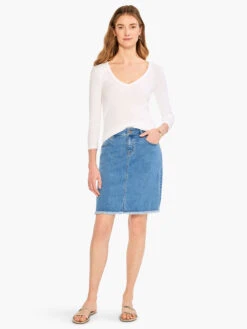 Perfect Knit Rib 3/4 Sleeve V Tee PAPER WHITE 9 Perfect Knit Rib 3/4 Sleeve V Tee PAPER WHITE -Varley Shop M231050PWHPRODUCT 04